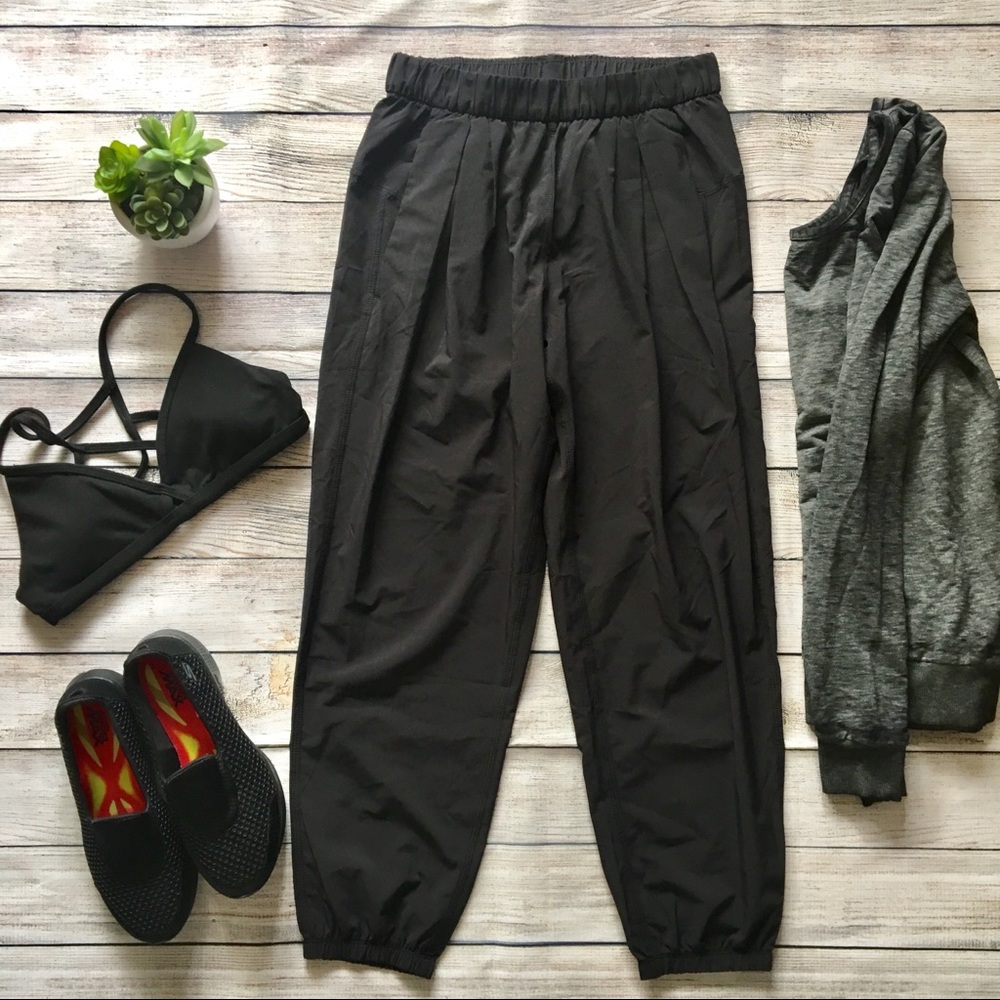 Lululemon Rollin' With My Omies joggers black 4